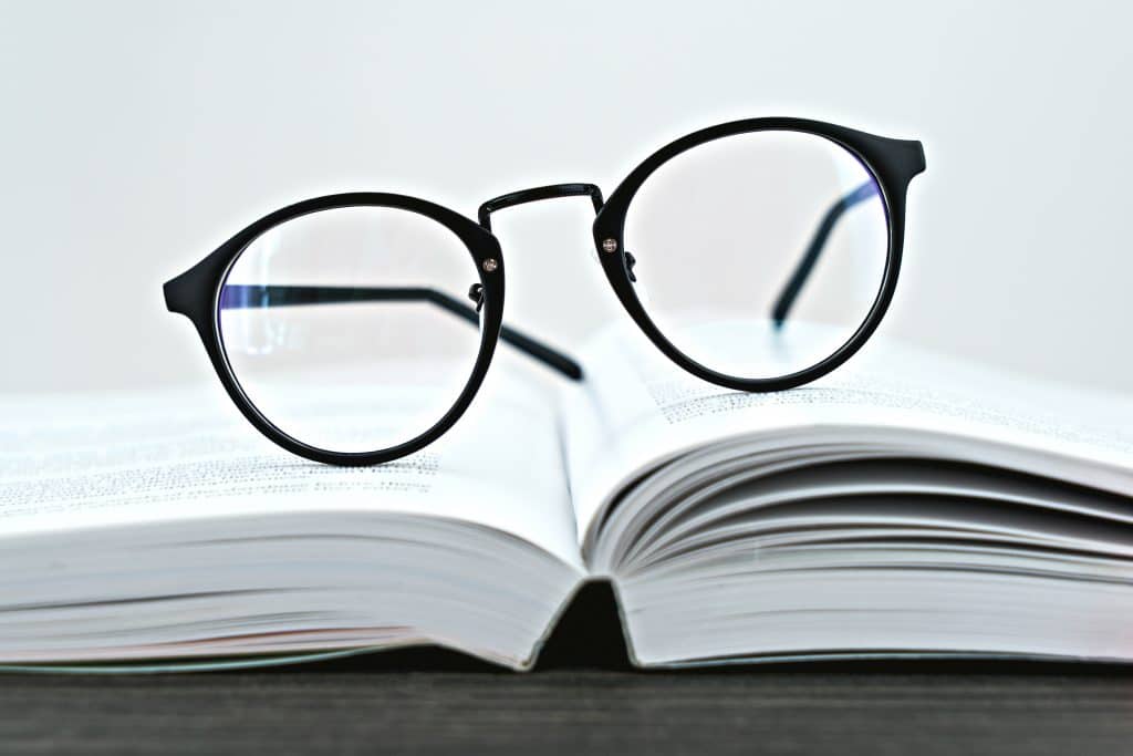 Les lunettes de correction et les verres de contact