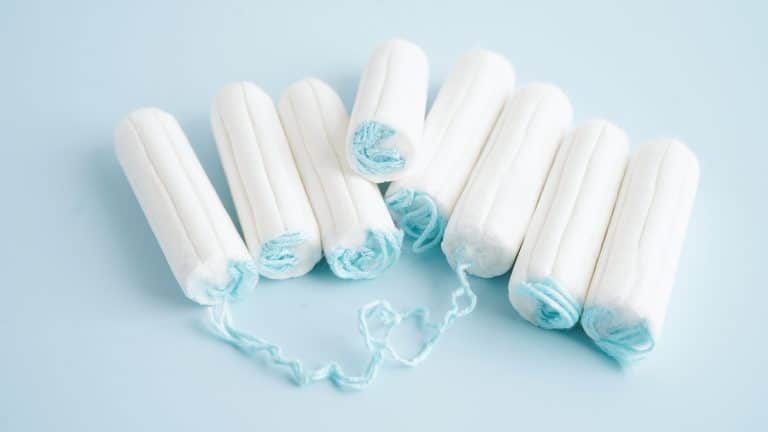 Protections périodiques : plus de 15 métaux toxiques retrouvés dans des tampons