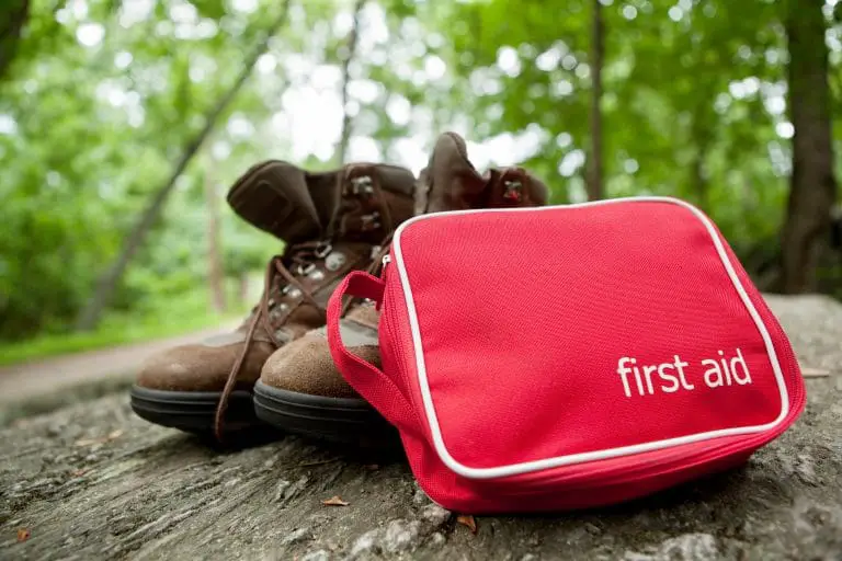 Trousse de secours en randonnée : que mettre dedans ? Trousse de secours en randonnée : que mettre dedans ?
