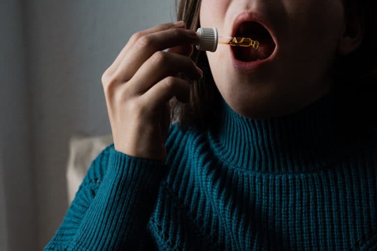 Huile CBD : L’alternative naturelle pour soulager les douleurs menstruelles Huile CBD : L’alternative naturelle pour soulager les douleurs menstruelles