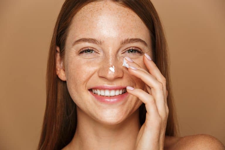 Peut-on mettre une crème de jour la nuit ? Peut-on mettre une crème de jour la nuit ?