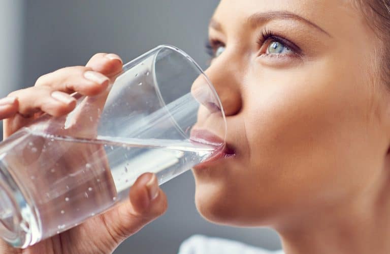 Quels sont les effets de la consommation d’eau sur l’hypertension artérielle ?